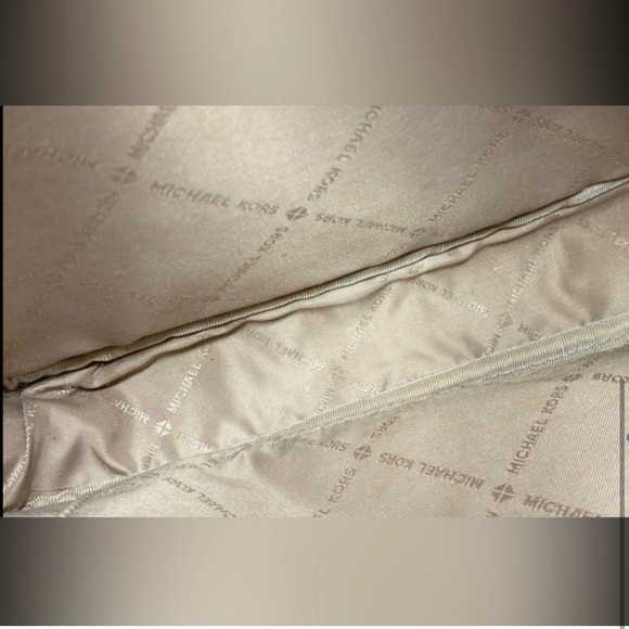 Michael Kors Fulton cream gold street pebble leather camera style crossbody bag - Picture 4 of 8